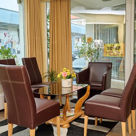 Neon Guest Rooms Шумен Экстерьер фото
