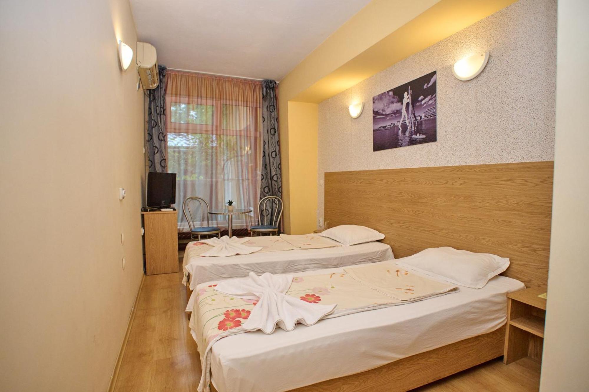 Neon Guest Rooms Шумен Экстерьер фото